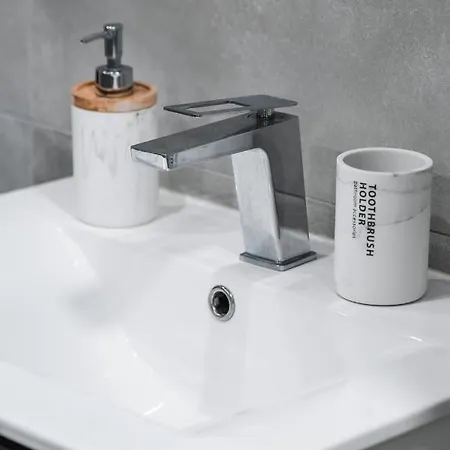 Rose House By Atlantic * Machico (Madeira)