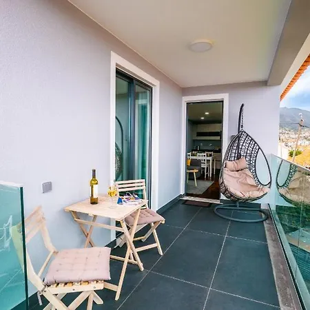 Rose House By Atlantic * Machico (Madeira)