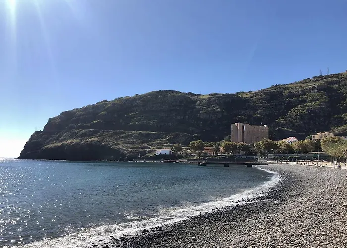 Rose House By Atlantic * Machico (Madeira)