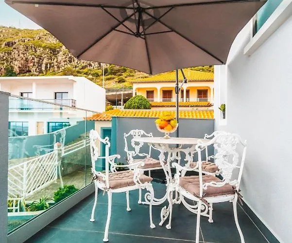 Rose House By Atlantic * Machico (Madeira)